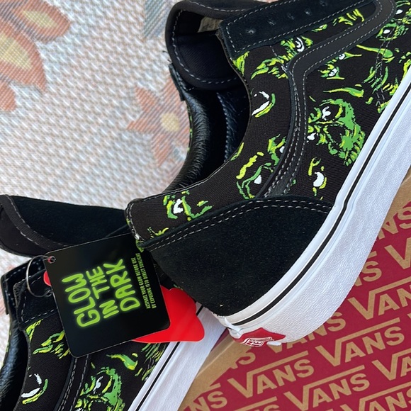 Vans Men’s Old Skool
Eyes in The Dark Black/Multi 
VN0A4BW2BML
Sneakers - Picture 15 of 16